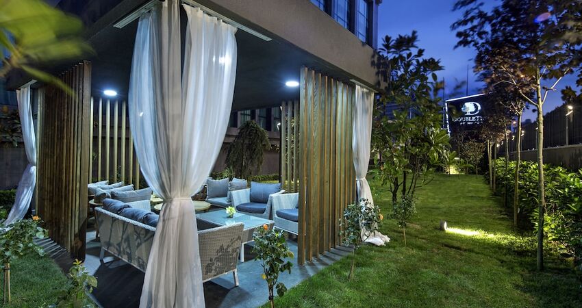 DoubleTree by Hilton Hotel Istanbul - Piyalepasa