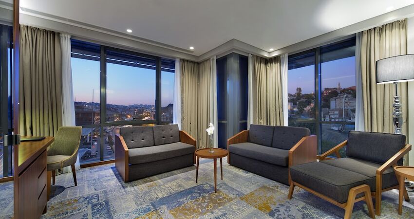 DoubleTree by Hilton Hotel Istanbul - Piyalepasa