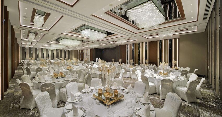 DoubleTree by Hilton Hotel Istanbul - Piyalepasa