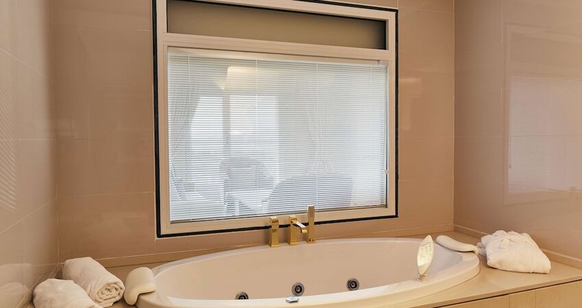 Doubletree By Hilton Hotel Izmir - Alsancak