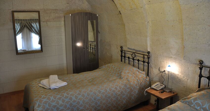 Blue Moon Cave Hotel