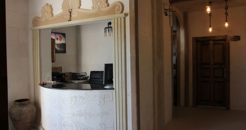 El Nazar Stone Suite