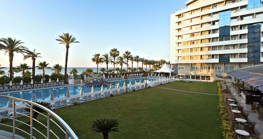 Porto Bello Hotel Resort & Spa