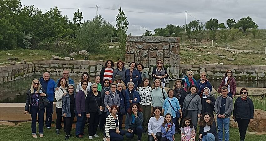 YHT ile  GÜL MEVSİMİNDE TOROSLARDA ORMANA DÜĞMELİ EVLER TURU& GÖLLER  YÖRESİ
